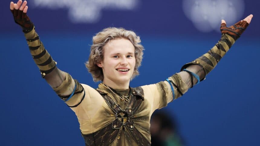 Ilia Malinin: A Queda Inesperada do 'Deus dos Saltos Quádruplos' e o Oitavo Lugar em Milão